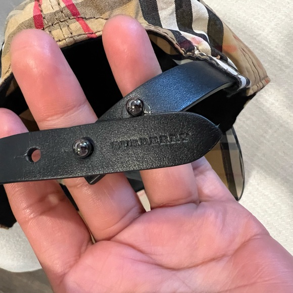 Burberry baseball hat 🧢 - Picture 8 of 9